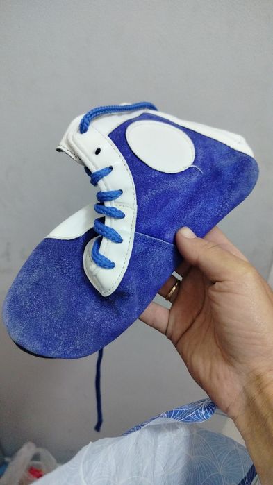 Отдам борцовки, размер примерно 30