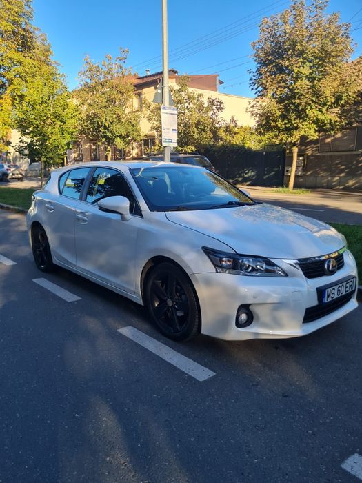 Lexus CT 200h 1.8 Hybrid, euro 5, proprietar

An 2011

1.8 benzina+ele