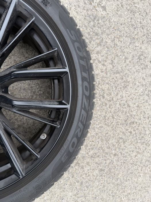 Гуми Зимни Pirelli Sottozero 3 Winter DOT 2121 225/45/18 RunFlat BMW