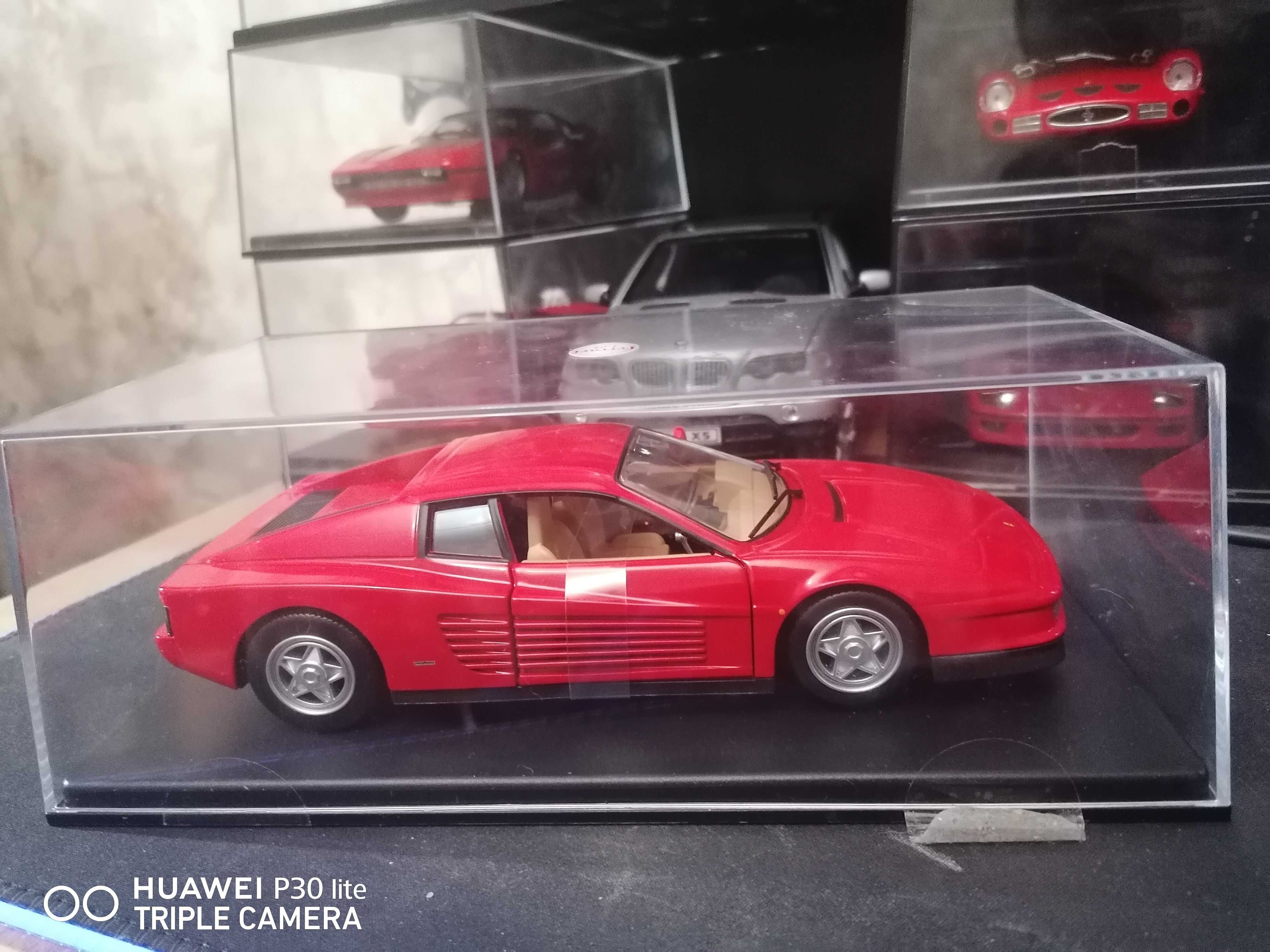 Bburago Ferrari - Testarossa - 1984 1/24