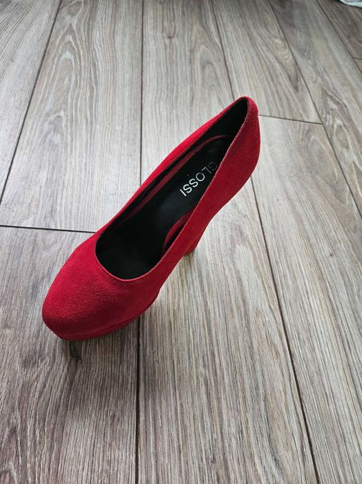 Pantofi din piele intoarsa cu platforma