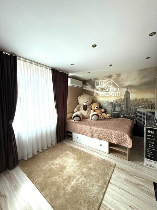 Масивна, обзаведена къща, с панорамна гледка в с.Змейово