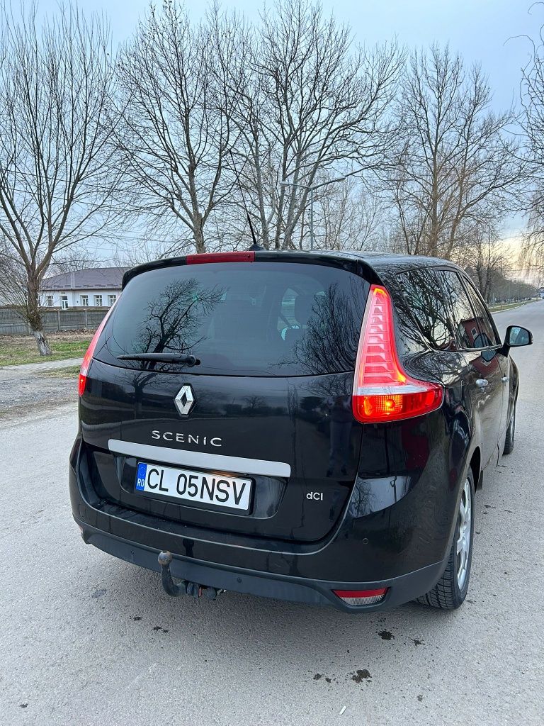 Vând Renault Scenic