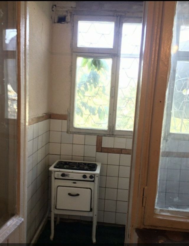 Srochna arendaga 1 xonali uy beriladi faqat oilaga. Feruza massivda