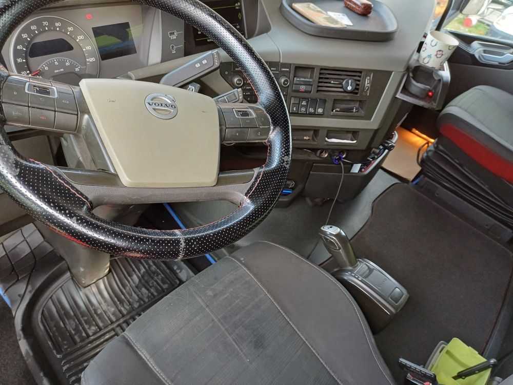 Volvo FH 500 cu remorca Schmitz 2015