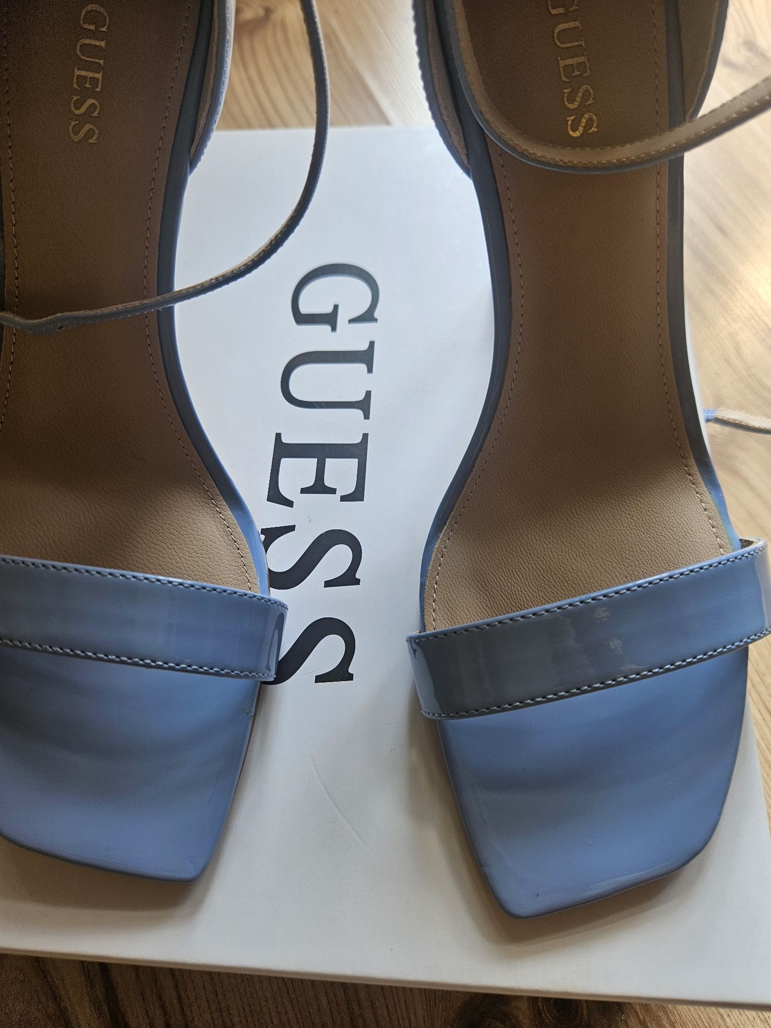Обувки Guess,  размер 37-24см, нови