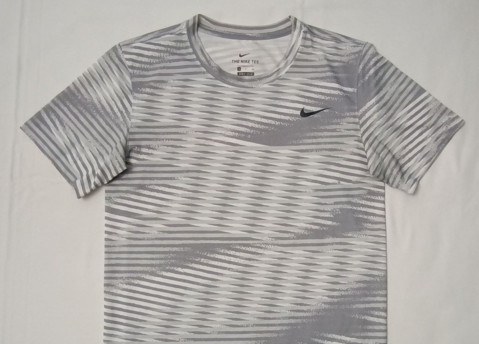 Nike DRI-FIT оригинална тениска S Найк спортна фланелка фитнес