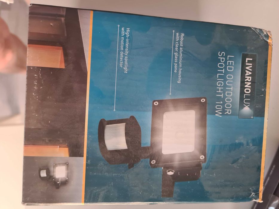 Reflector exterior de perete cu led