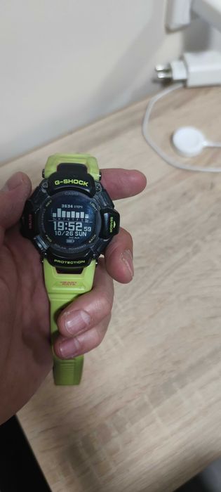 Продавам  G-SHOCK H2000