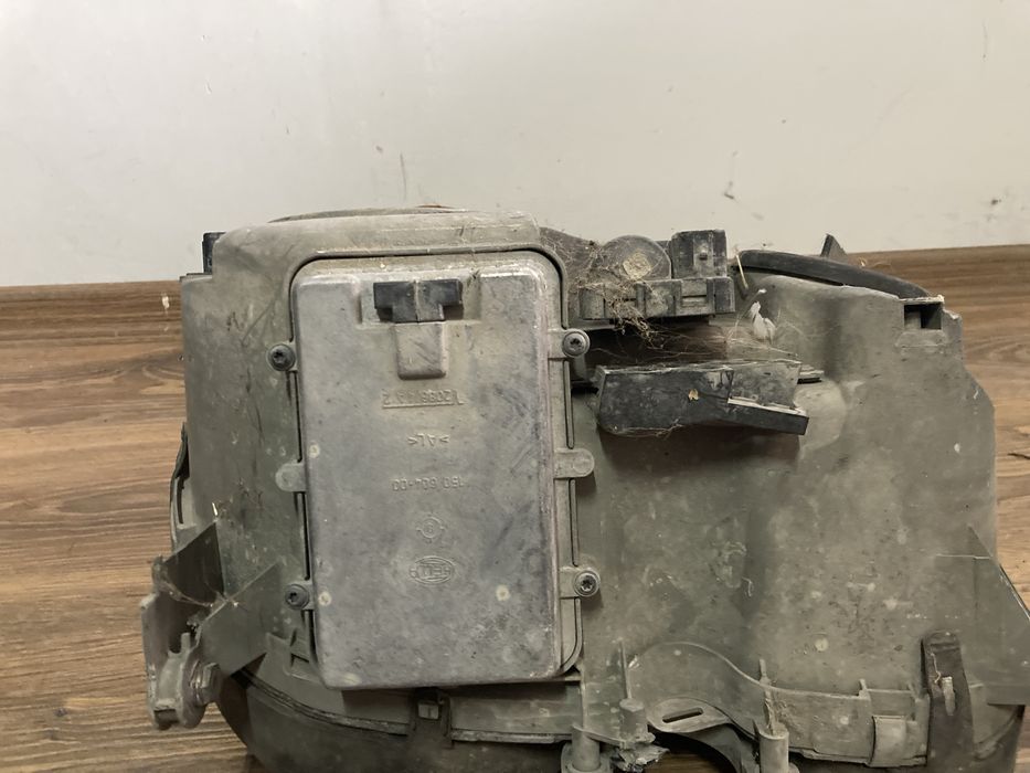 Ляв фар за Mercedes E-class / Мерцедес Е класа ксенон 1999г