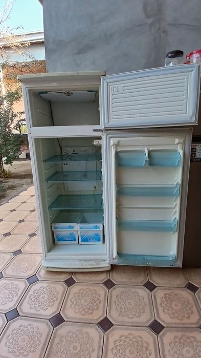 Muzlatgich sotiladi...