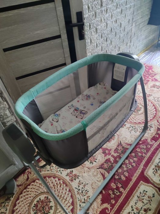 Продам люльку качалка с музыкой и 5 переключателей скоростей