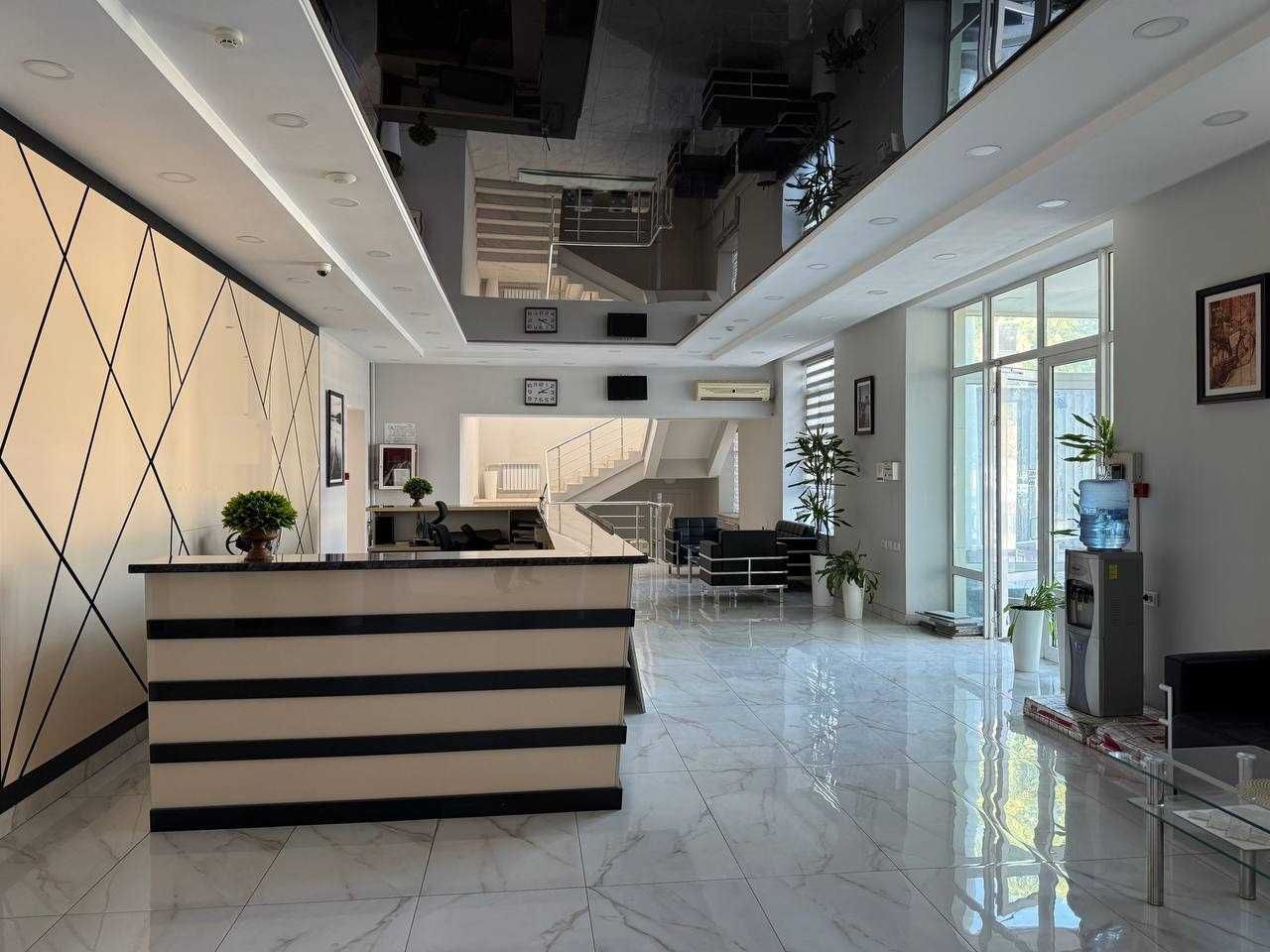 Сдается 2550м² Здания на 60 сотках в ЦЕНТРЕ,  Мирабадский р-н, Гринвич