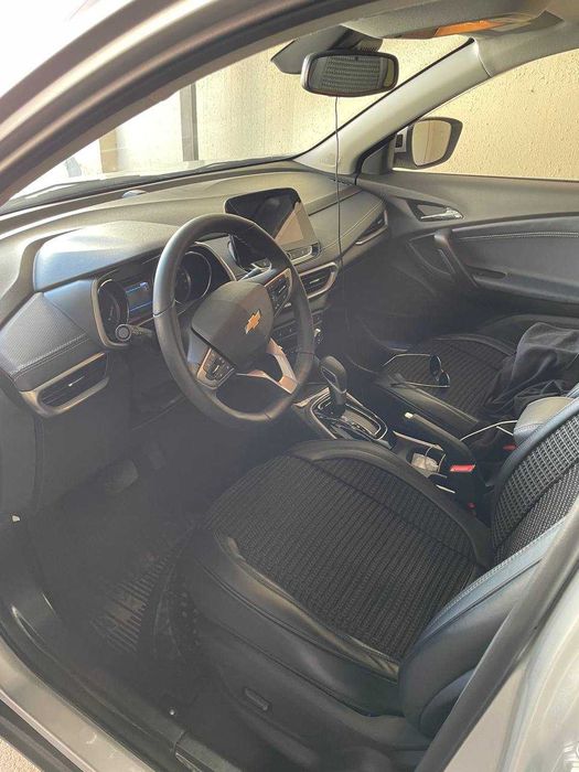 Продам свой Chevrolet Tracker 2 Premier Plus, серебристый