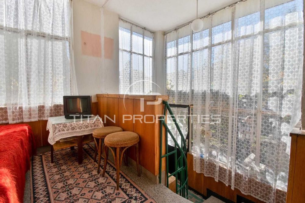 Етаж от къща в Хисаря