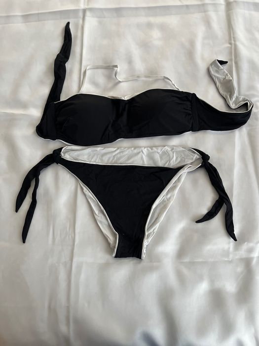 Costum de baie cu două fețe