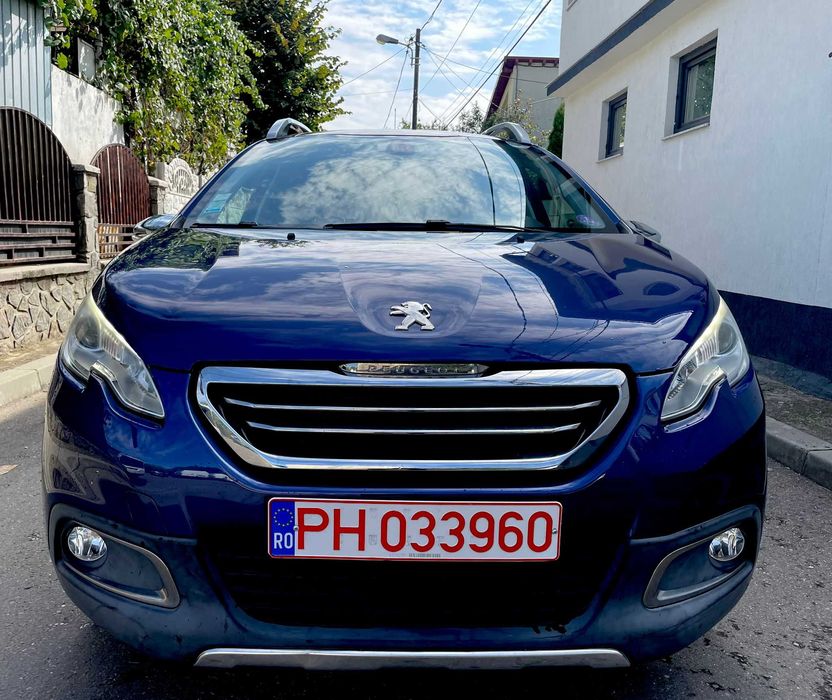 Peugeot 2008 1.2 e-THP Feline Titane