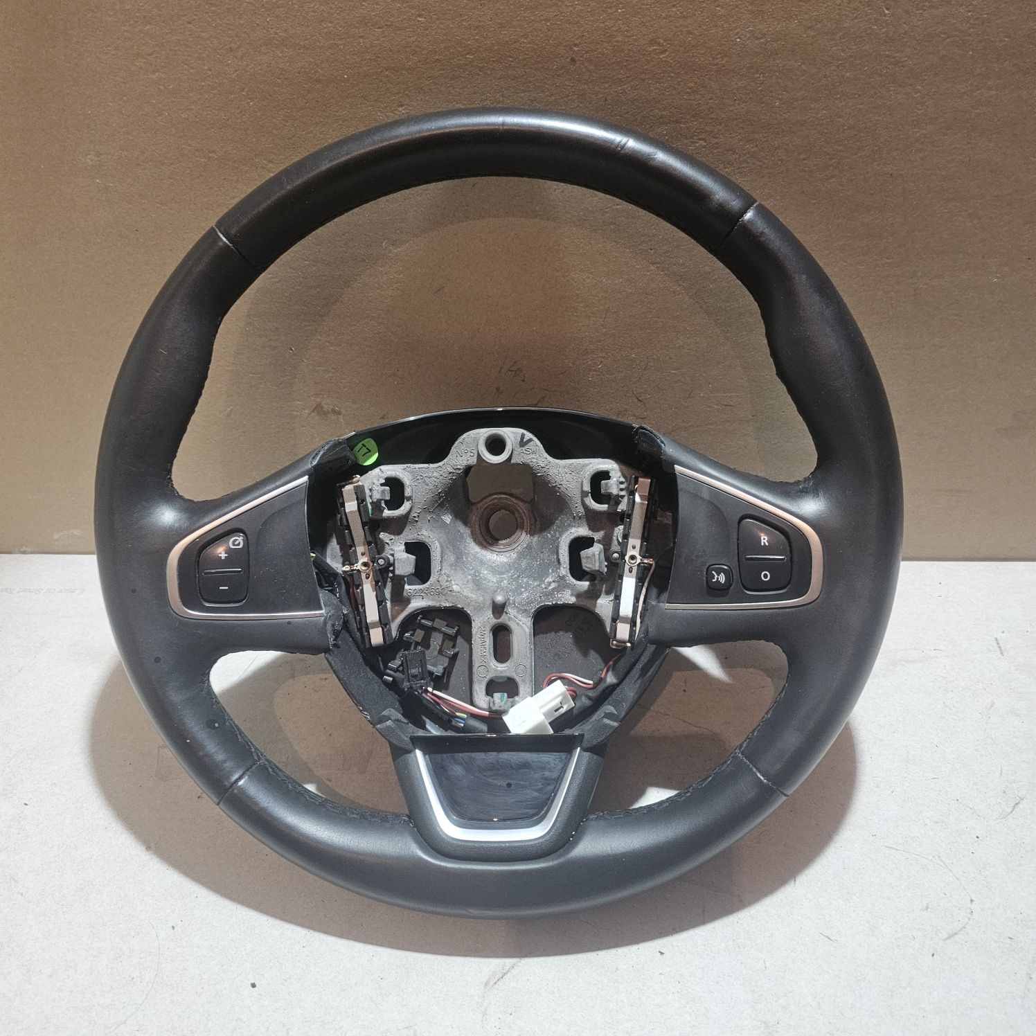 Волан Renault Clio 4