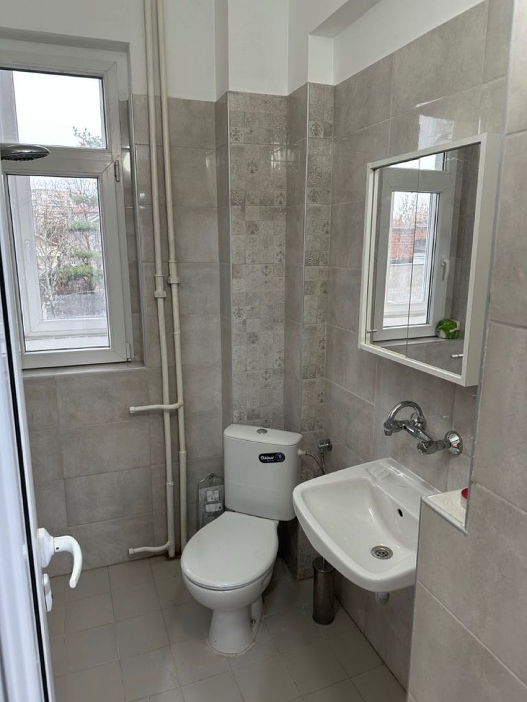 Дава се под наем Двустаен апартамент в София, Изток - 55 кв.м за 561 € - Снимка #5