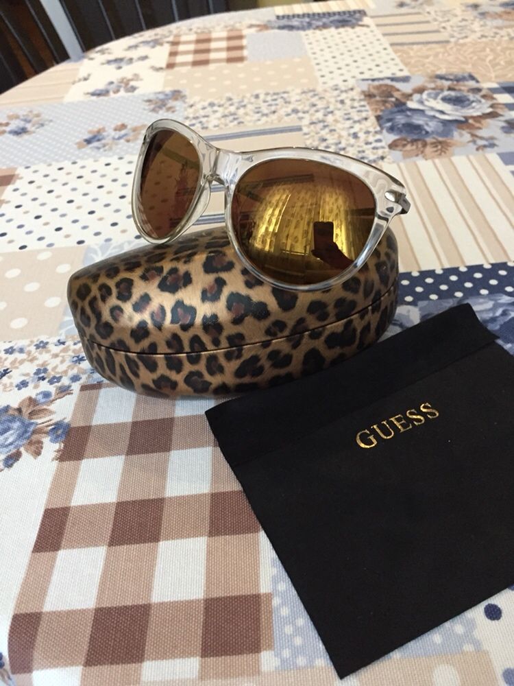 Оригинални слънчеви очила GUESS