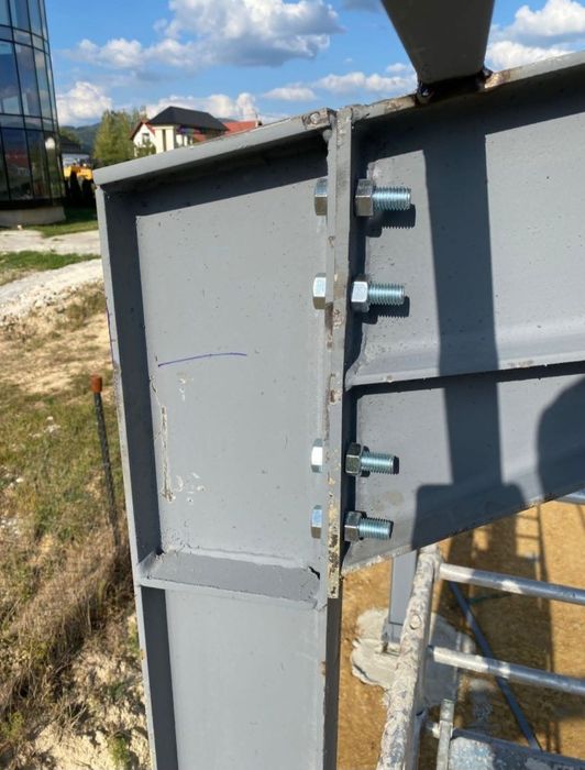 Vand structura metalica din profile cu teava pe acoperis