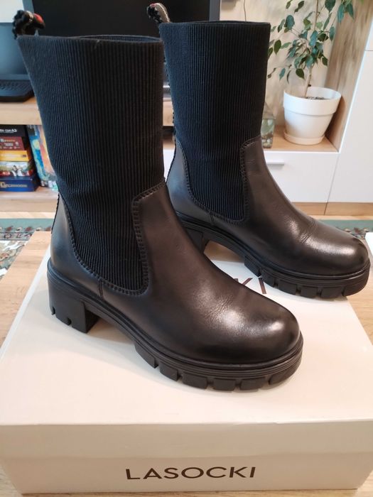 Продавам боти lasocki