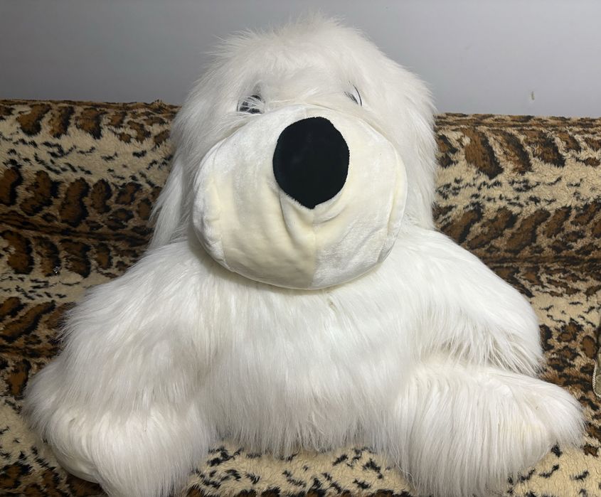 Большая игрушка собака