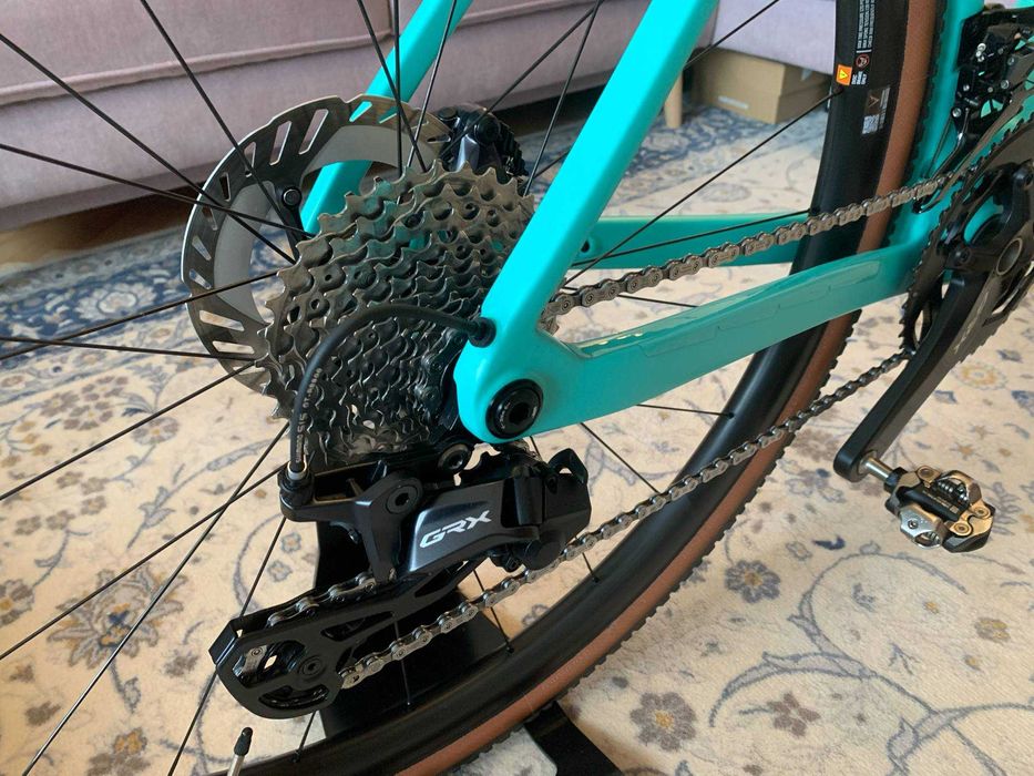 Vînd bicicletă Bianchi Impulso Pro Carbon Gravel GRX 820 DISC 2X12SP
