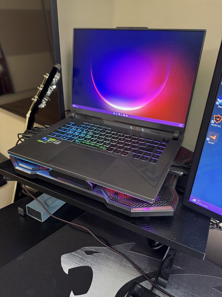 Гейминг лаптоп ASUS ROG Strix G16
