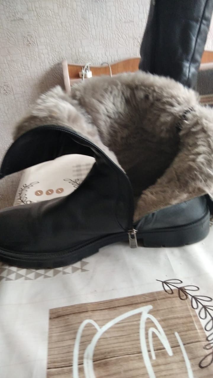 Женские зимние ботинки