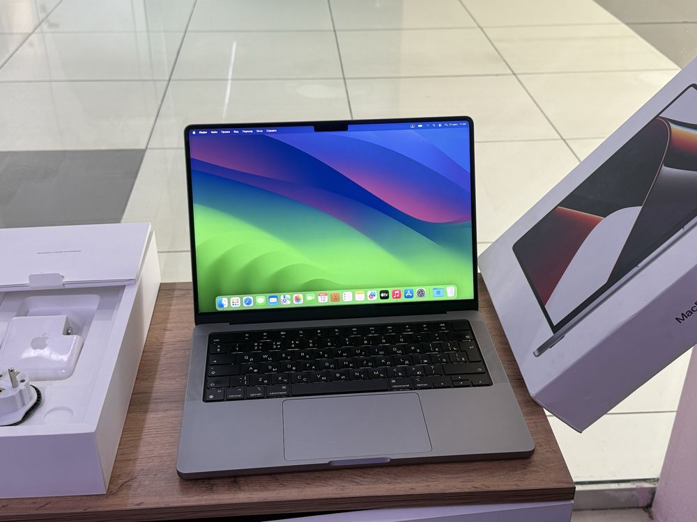 SSD512GB/OZU16GB/Apple MacBook Pro 14 Chip M1 pro 2022 Space Gray EAC
