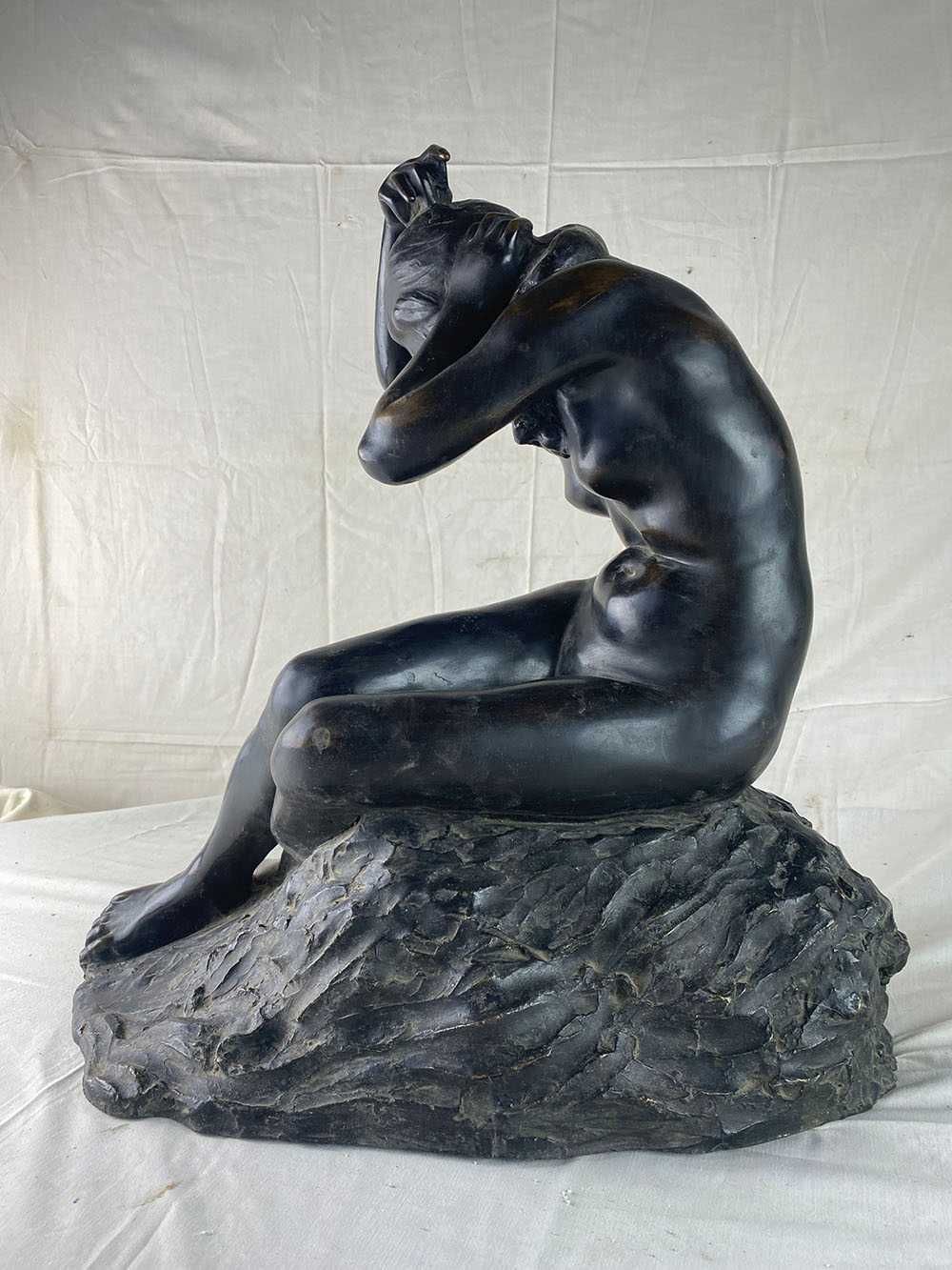 Statuie mare de bronz nud