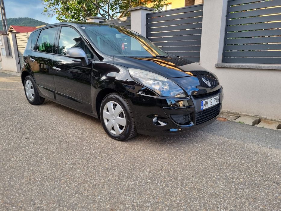 Vând Renault Scenic III Motor 1.5 DCi an 2010 înmatriculat
