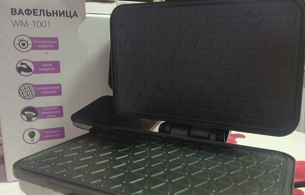 Вафельница WM-1001