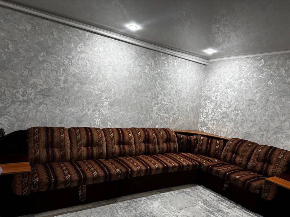 Продам диван.