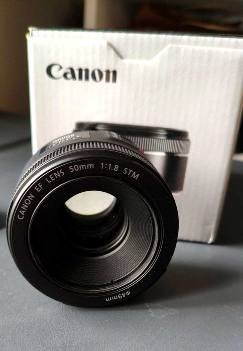 Продавам Oбектив Canon EF 50mm f/1.8 STM