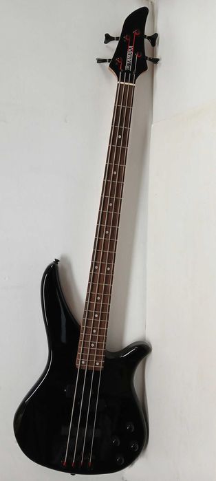 Електрическа бас китара Yamaha RBX 370A + бас усилвател Behringer