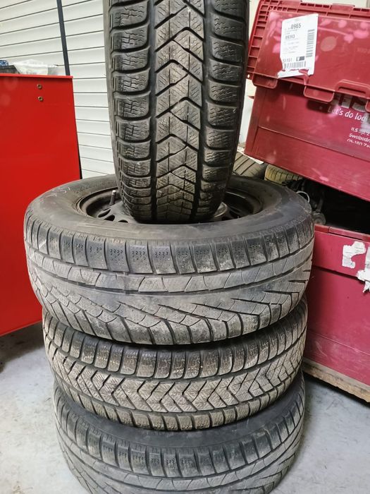 Anvelope iarna Pirelli  215 65 16"  Vw Tiguan pe jante din otel