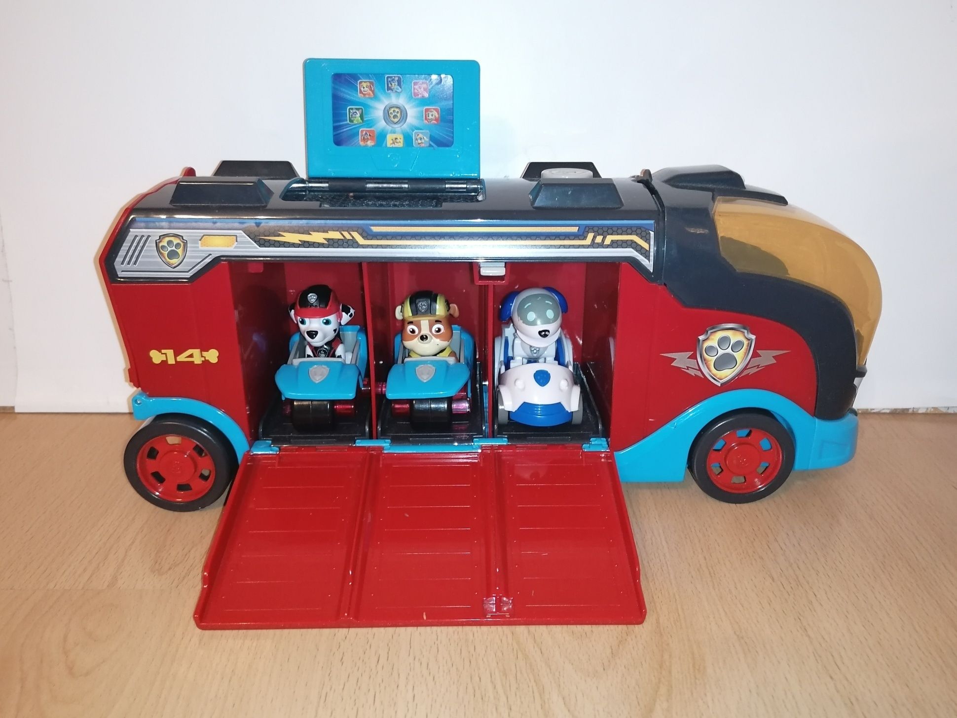 Autobuz patrula catelusilor /paw patrol