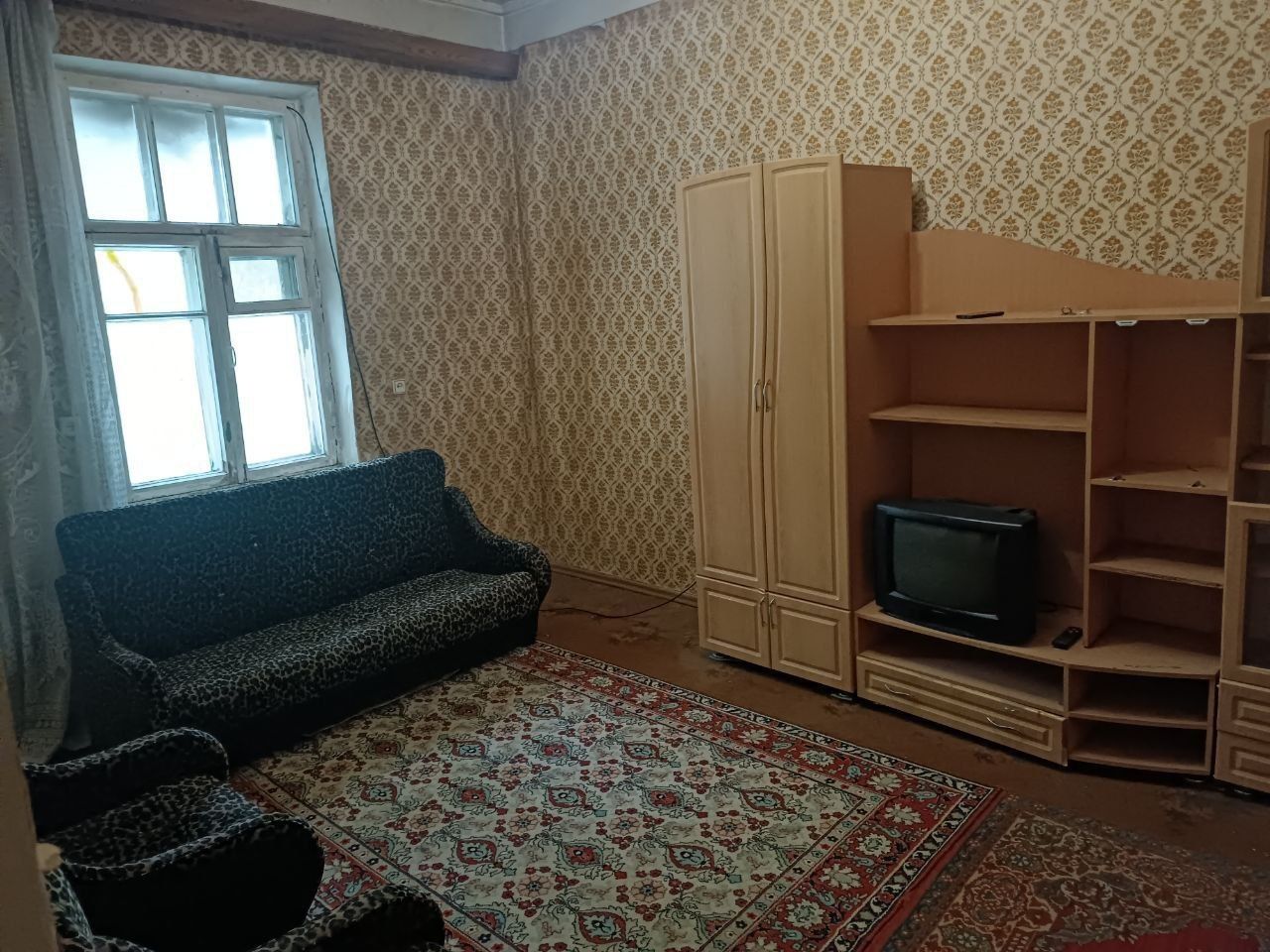 Сдаётся 2 х комнатная квартира врядом с кадышева рынком