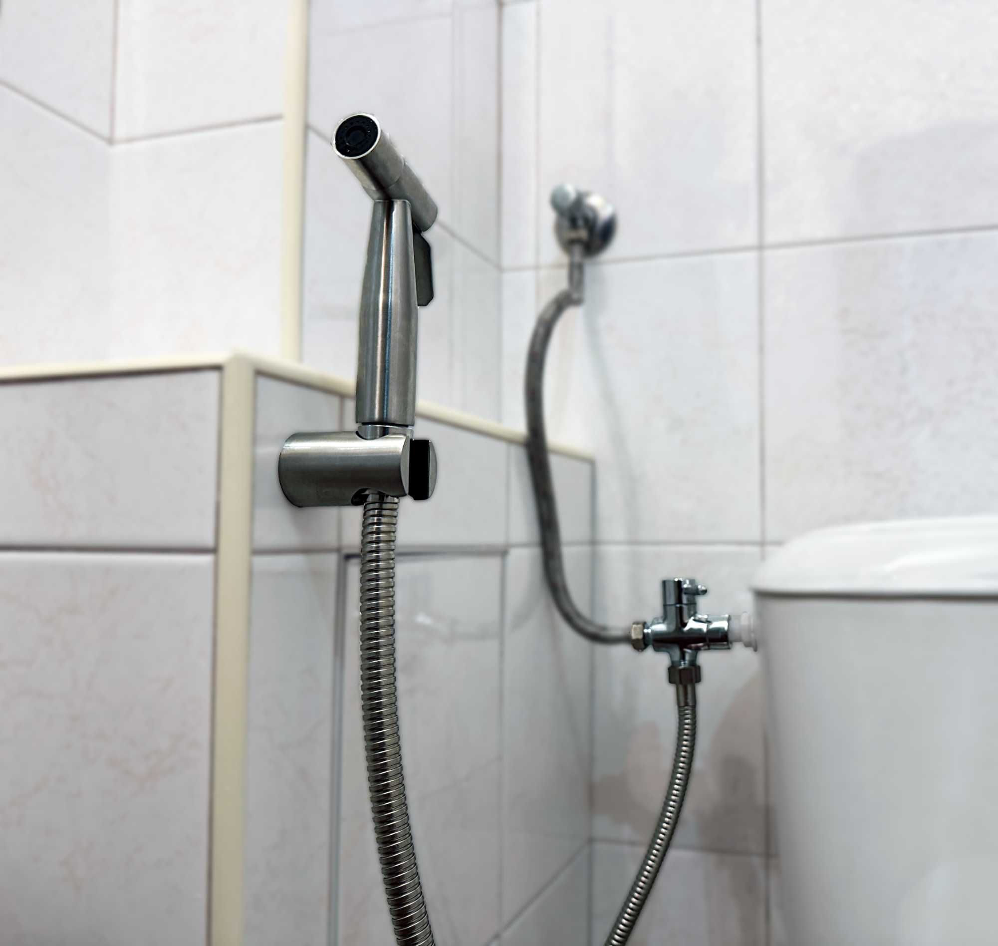 Хигиенен душ за монтаж към тоалетна - регулируемо водно налягане