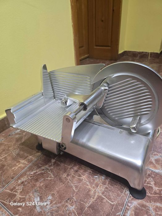 Машина за рязане .работи перфектно