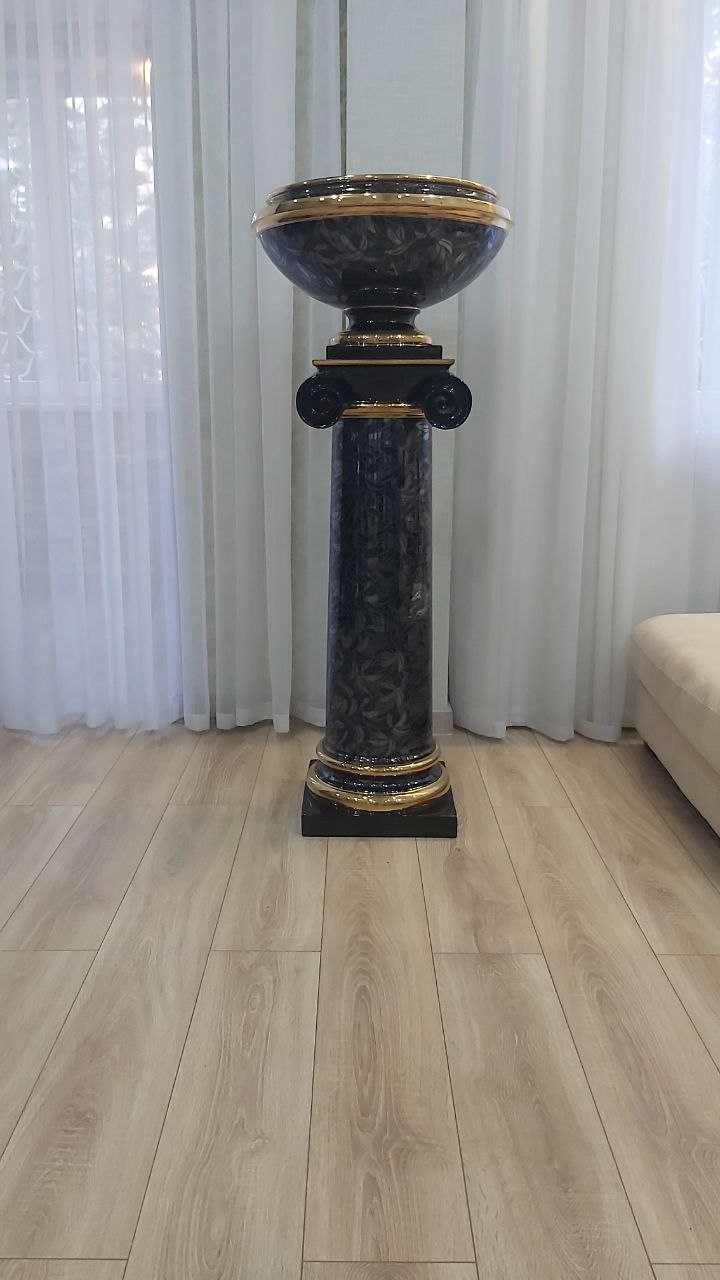 Фирменные Фарфоровые колонны для украшения зала , Италия.