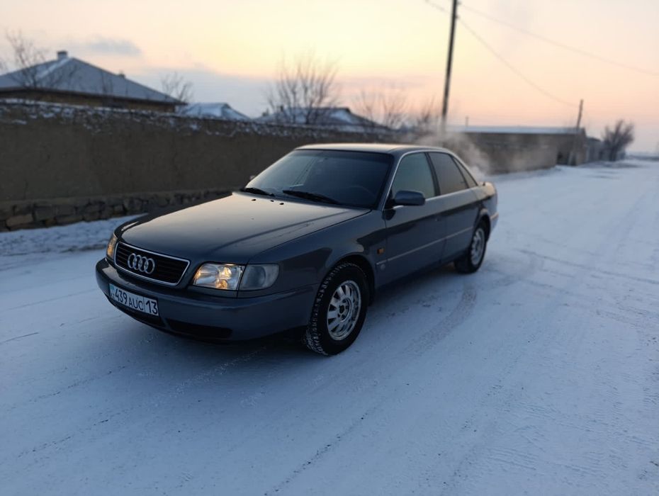 Audi A6 FWD 2.6 V6