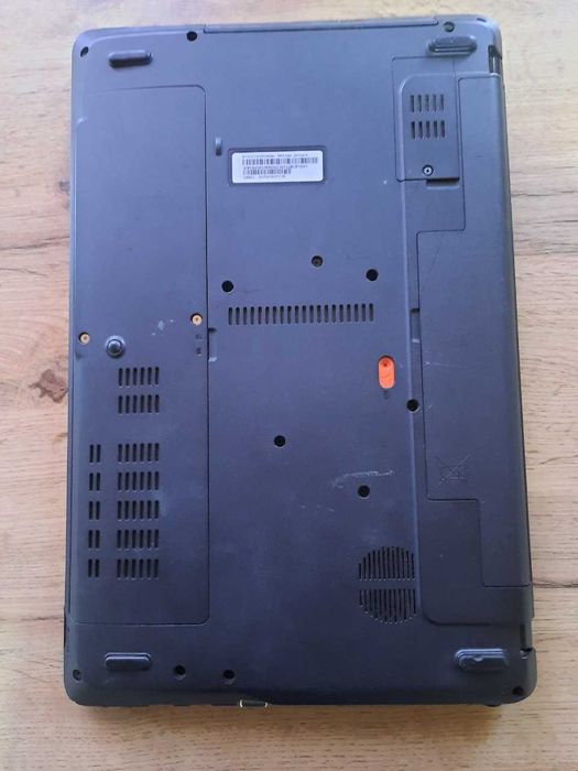 Noutbook Acer Q1LI3M2 Core i 5 3-Avlod 6/128 Sotiladi!!