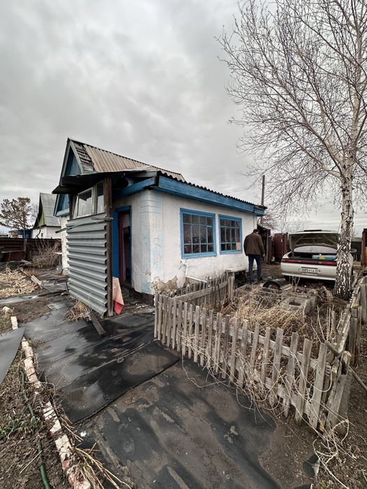 Продаю дачу на строителях.