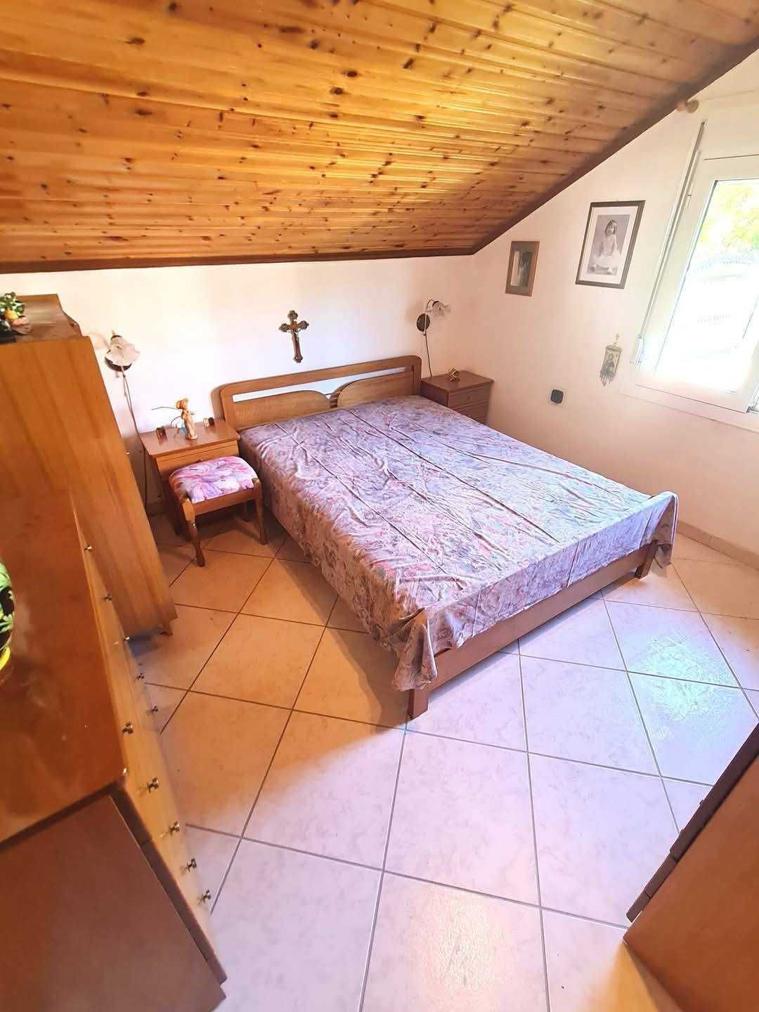Продава 2-ет къща 130 м2 с гледка към морето и двор 500м2 в Аспровалта
