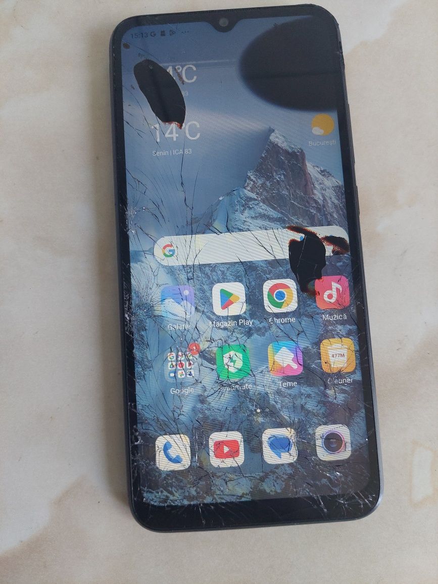 Vând Xiaomi Redmi 9A pentru placă și restul pieselor, este spart /poze
