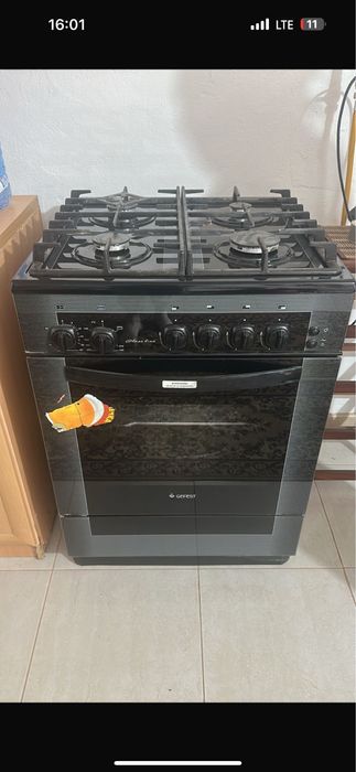 Газ плита, в отличном состоянии