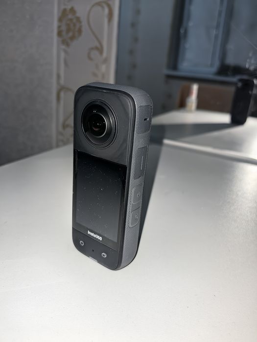 Продаю Insta 360 x3